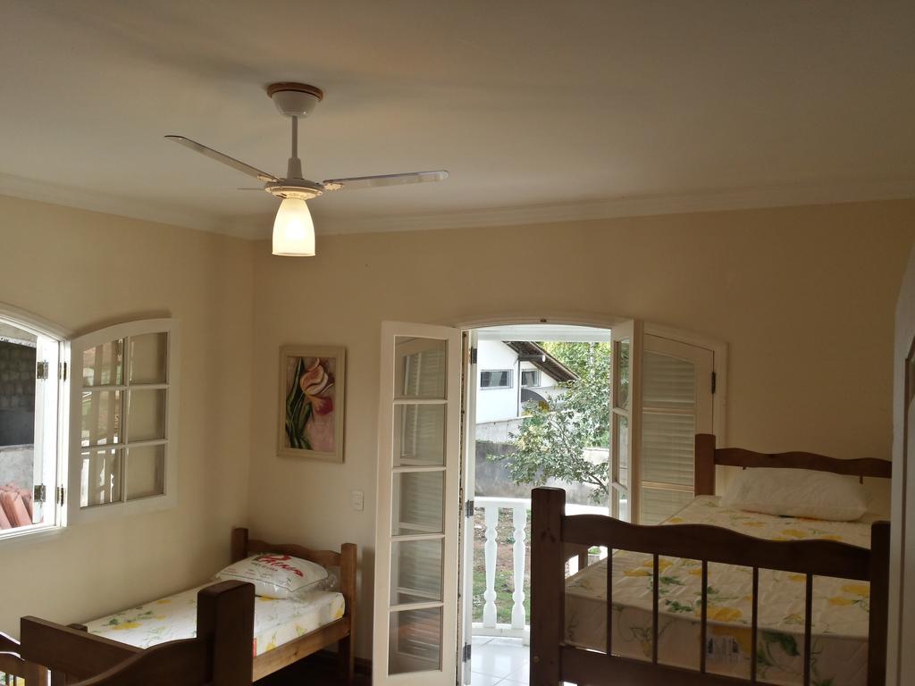 פאראטי Canguru Hostel חדר תמונה