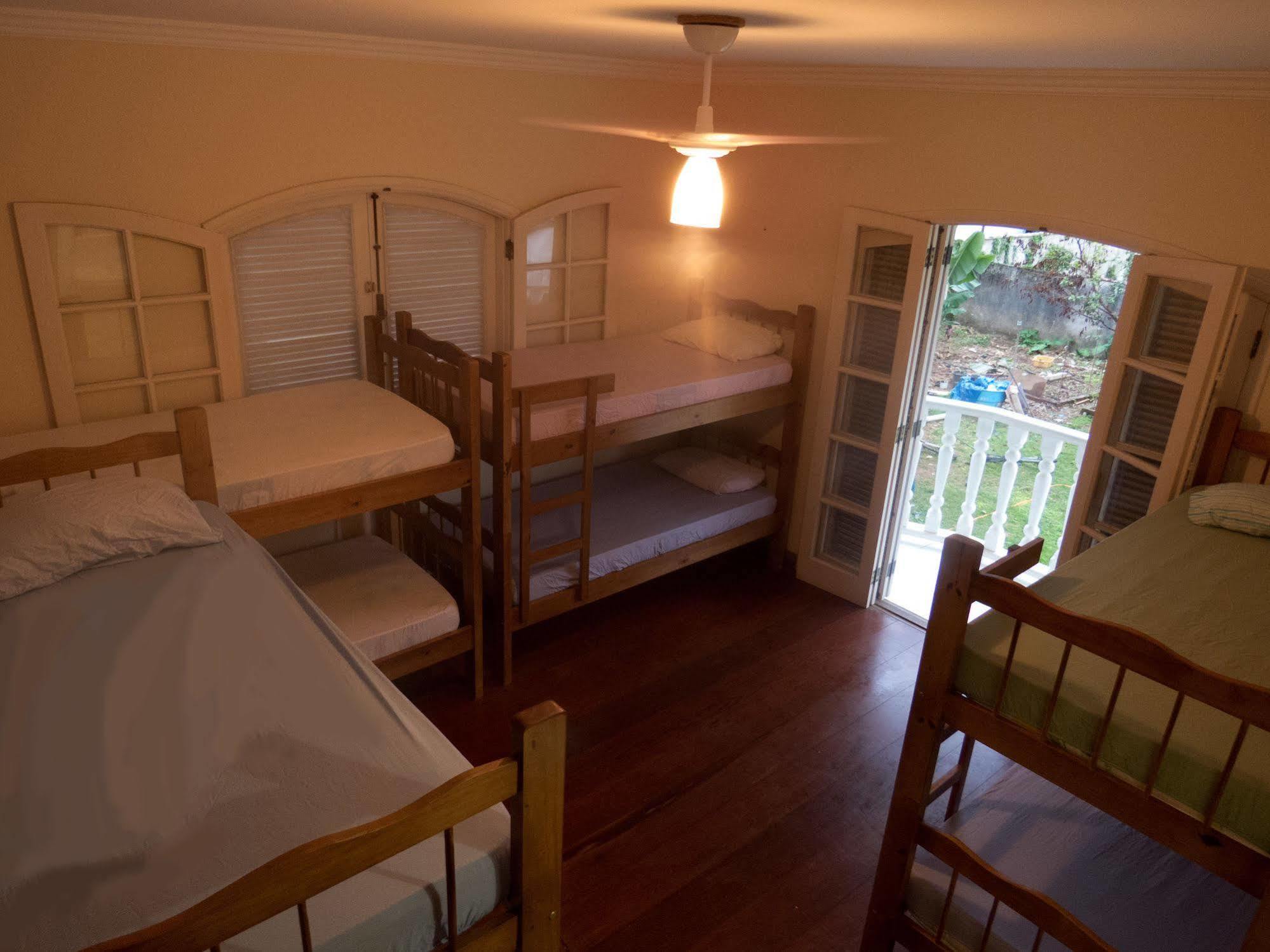 פאראטי Canguru Hostel מראה חיצוני תמונה